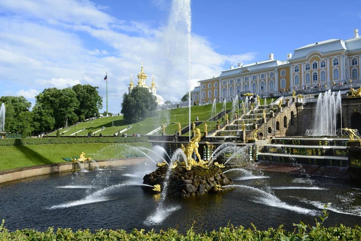 Дворцово-парковый ансамбль петергоф — «имперский блеск дворцов и парков»