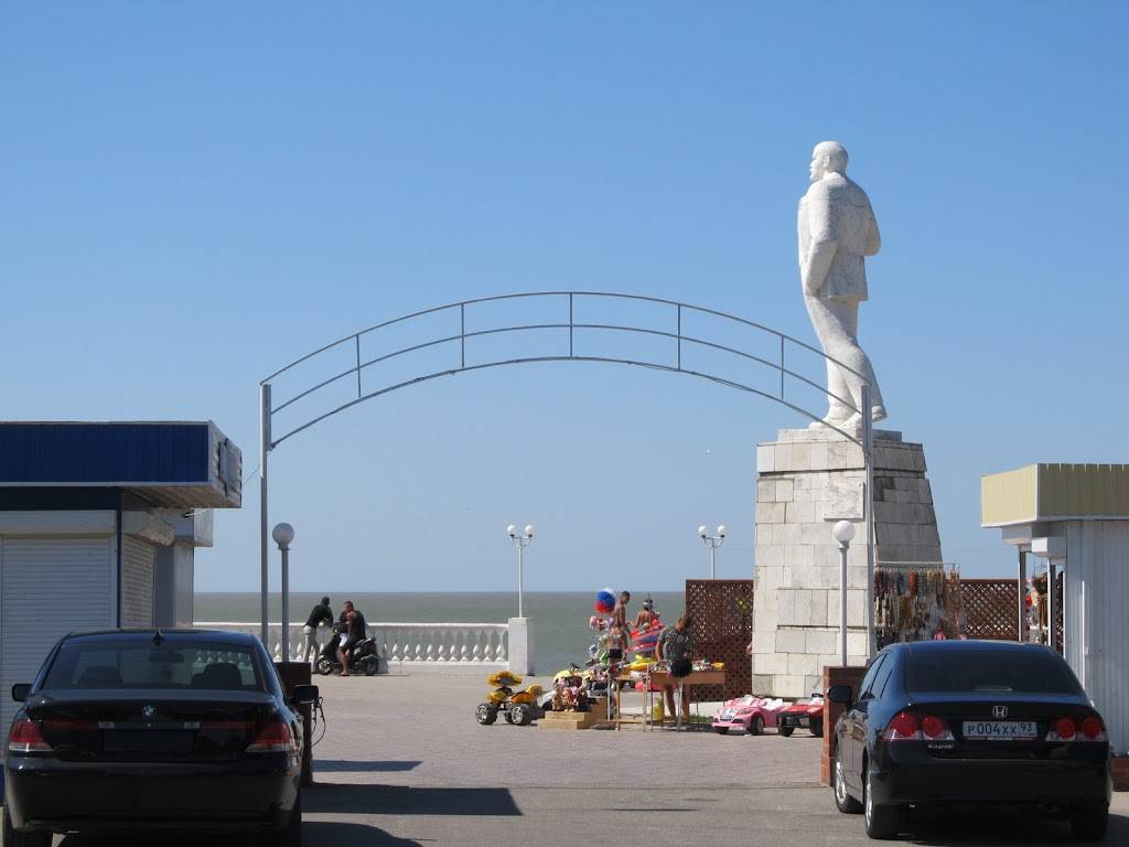 Приморско-ахтарск (краснодарский край) ℹ️ фото города и пляжа, достопримечательности, как добраться, история города, отдых на рыболовных базах, развлечения на набережной, музей