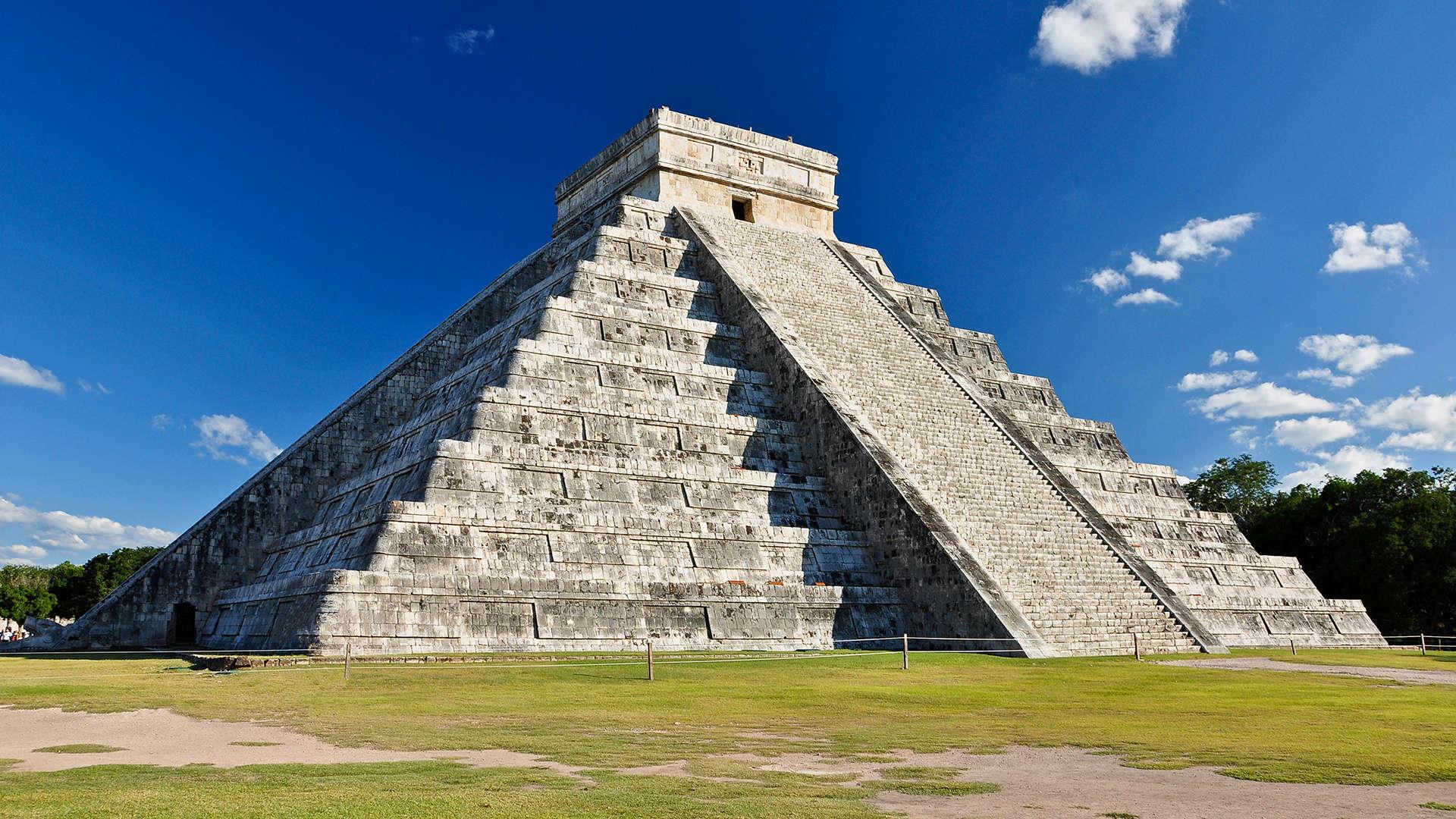 Перу пирамиды Майя