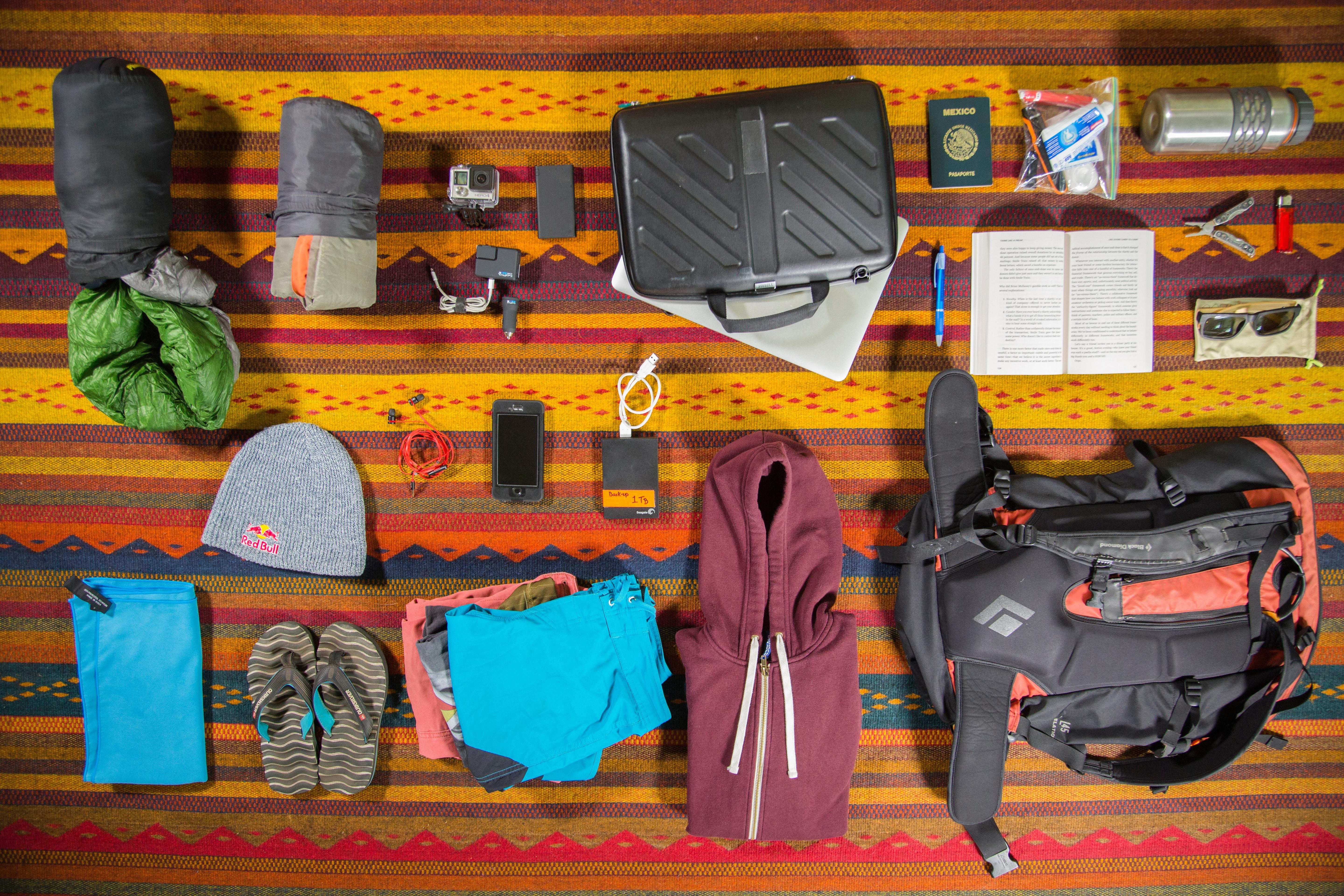 7 вещей, которые обязательно нужно взять с собой в поездку