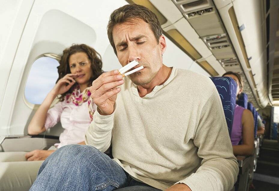 Почему нельзя курить электронные сигареты в салоне самолета