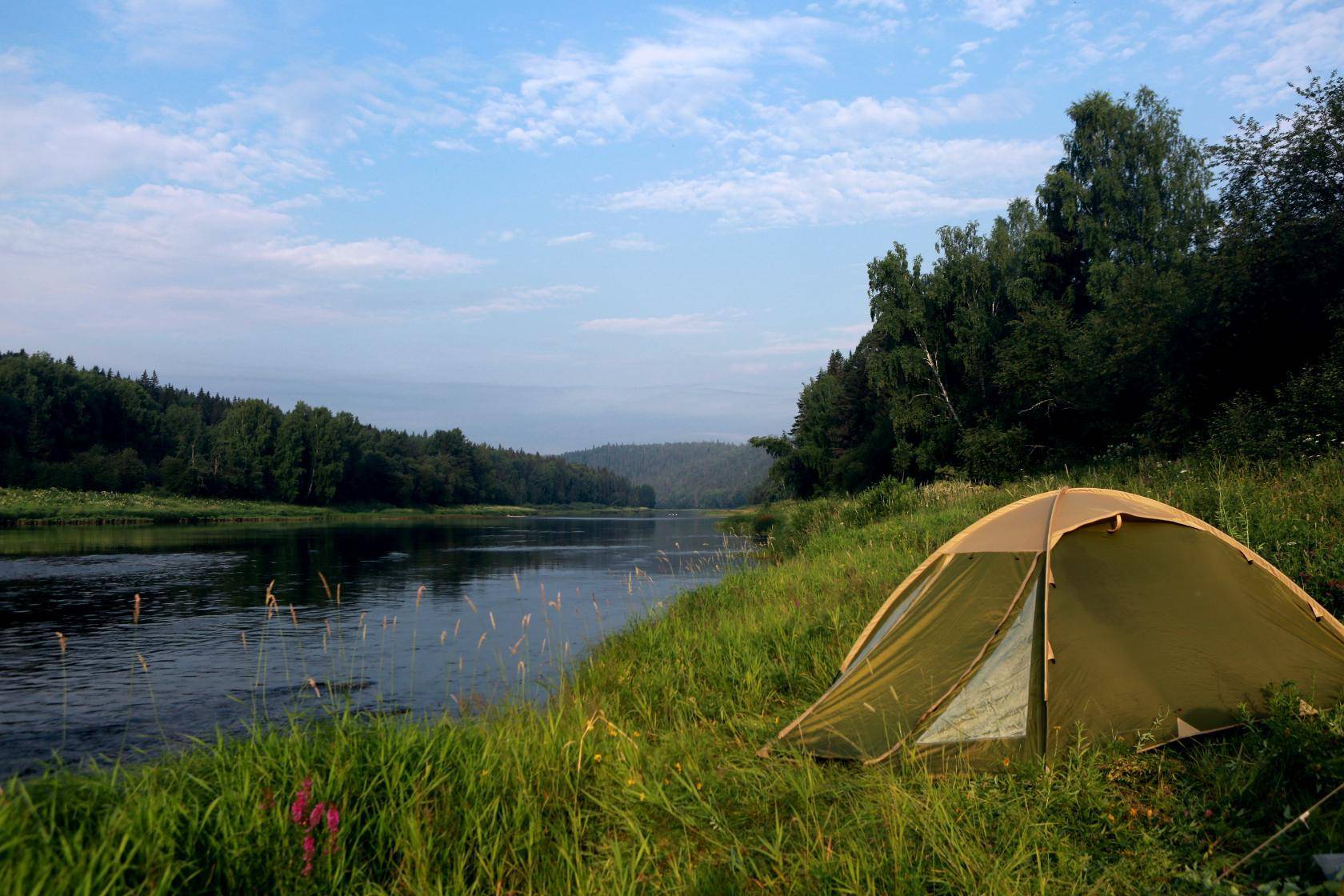 Палаточный лагерь на берегу Чусовой