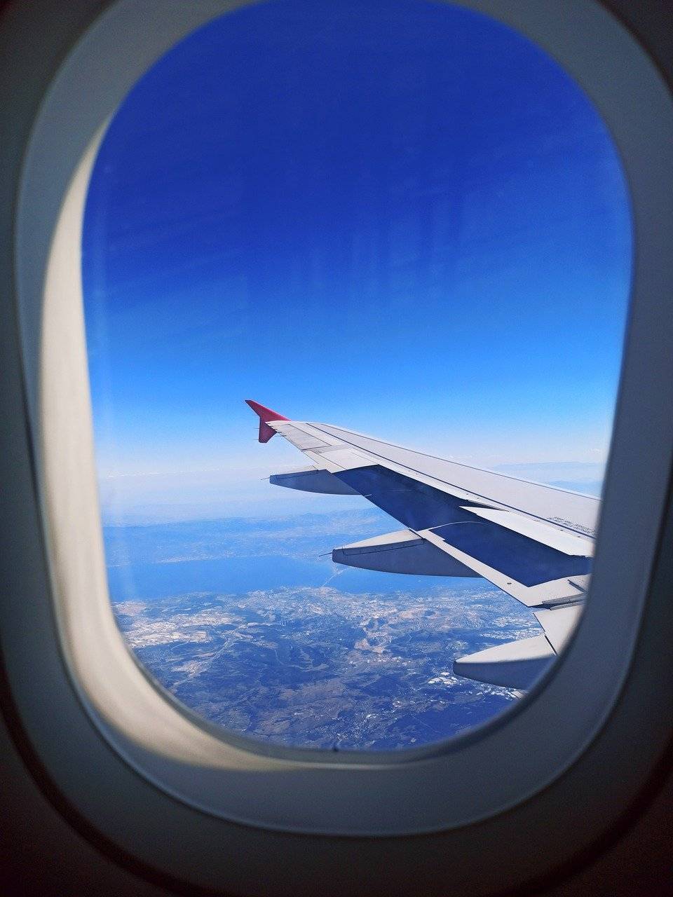 5 неофициальных правил для пассажира с местом у окна в самолете