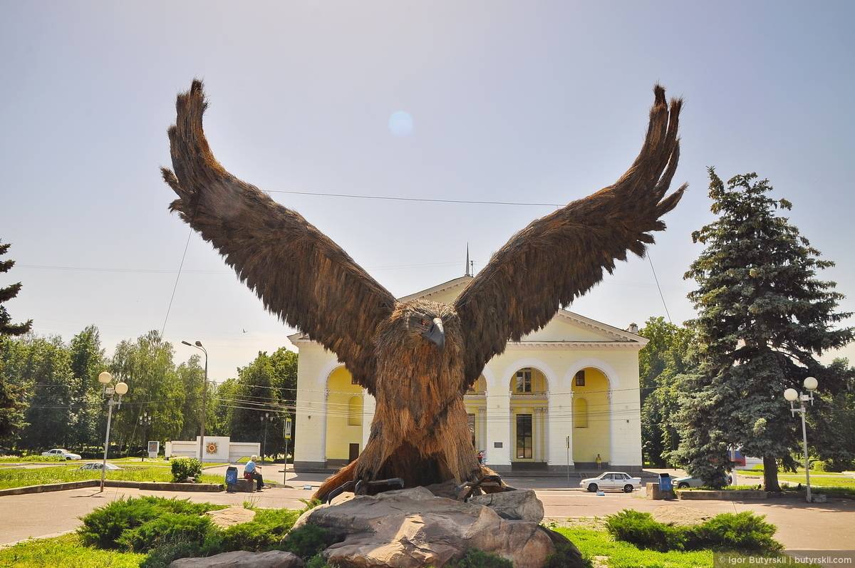 Орел на вокзале в городе орле