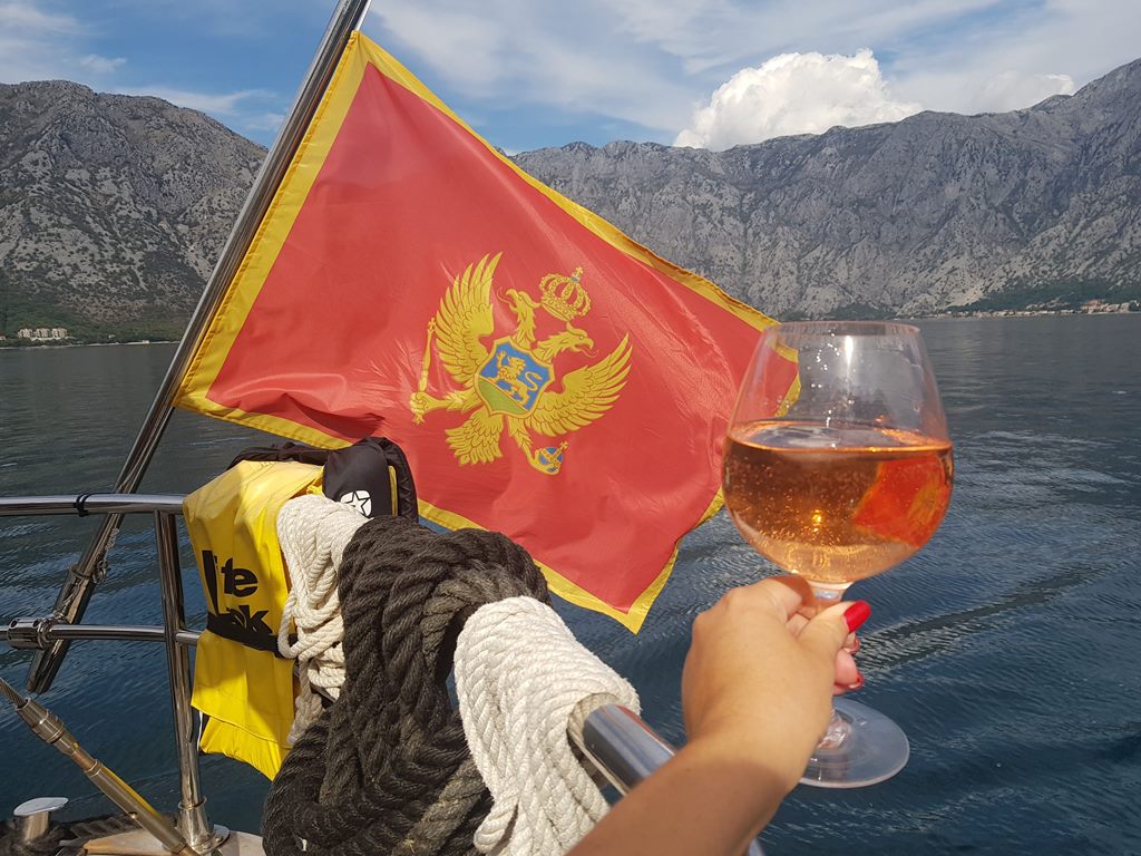 Эмиграция в черногорию: внж, визаран, беженство