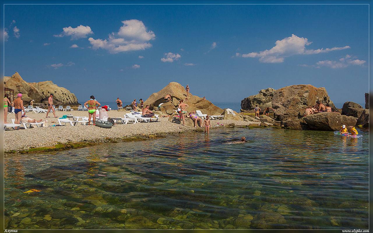 Детский пляж алупка. Воронцовские купальни Крым. Детский пляж Воронцовский дворец. Крым Алупка детский пляж.