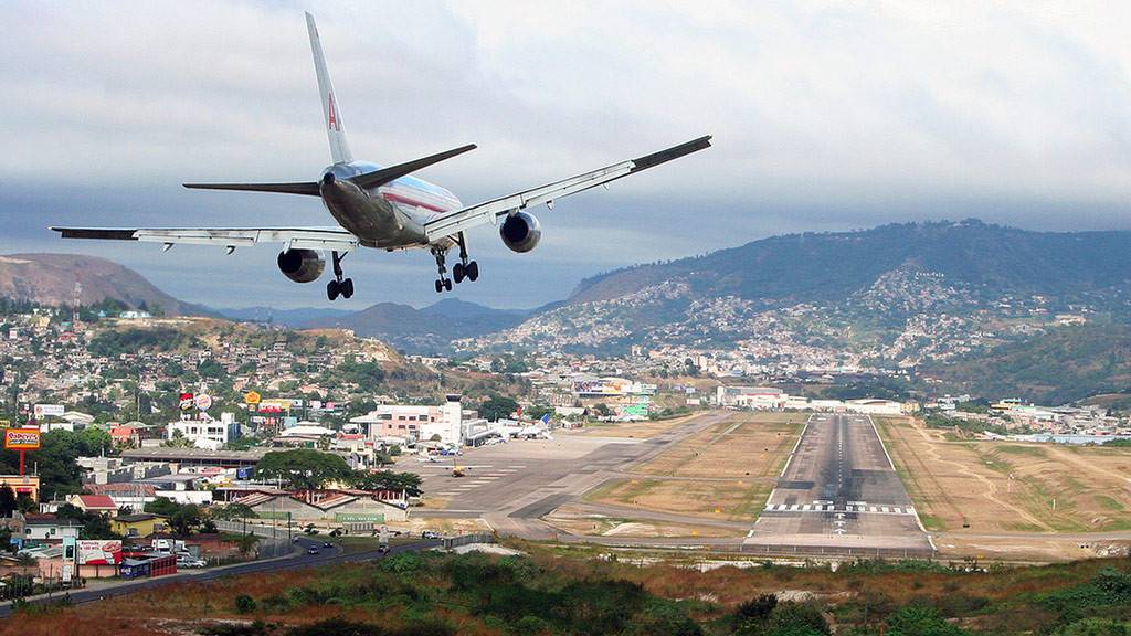 Самые опасные аэропорты мира: взлёты и посадки, которые испугают даже самых смелых