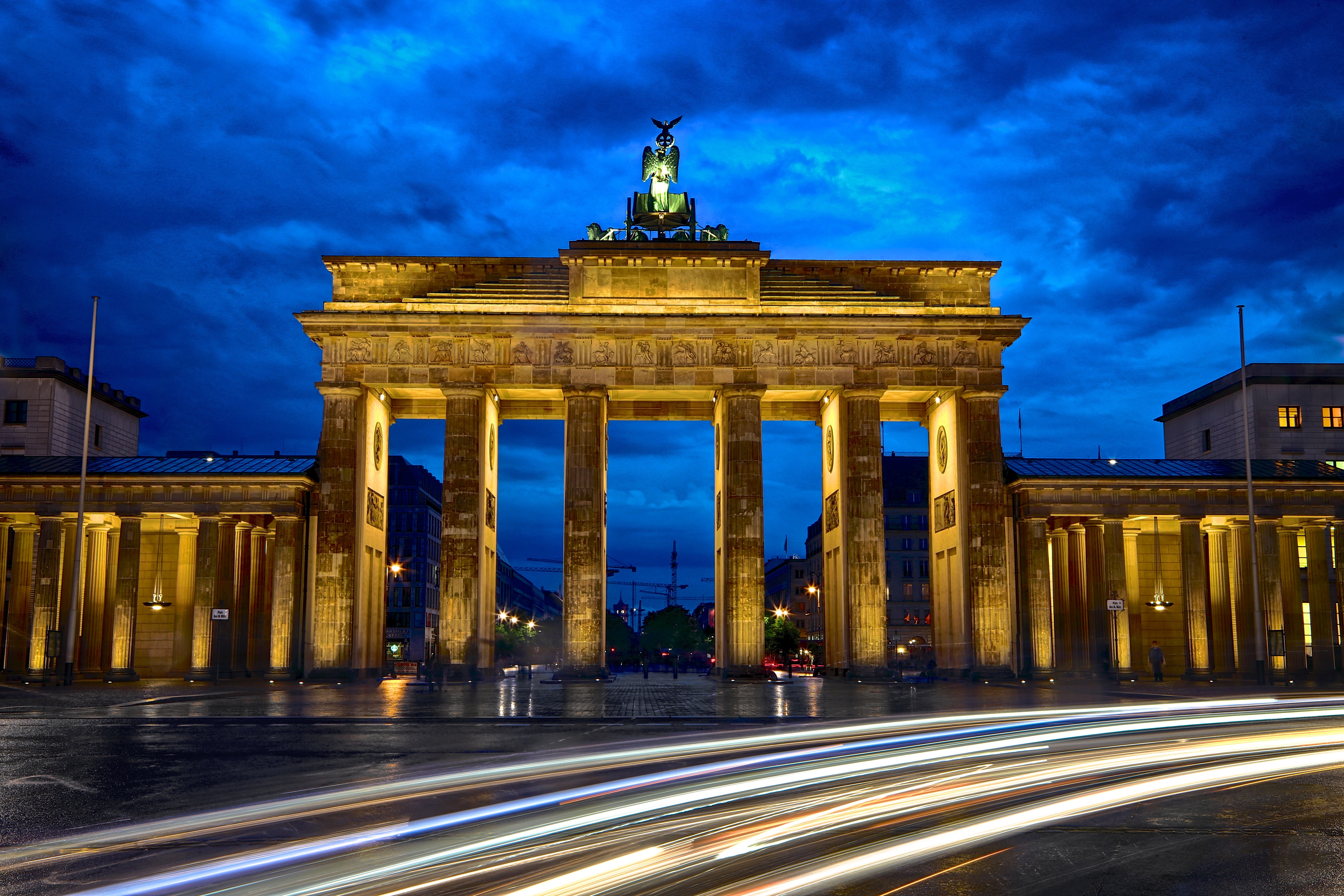 Бранденбургские ворота в берлине: история ворот, архитектура и значение в истории германии