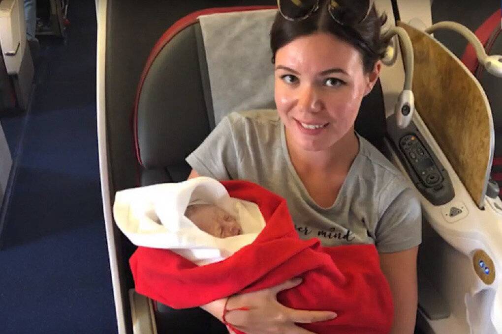 Какое гражданство получит ребенок, родившийся в самолете?