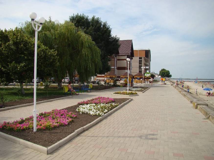 Приморско-ахтарск — спокойный городок для семейного отдыха