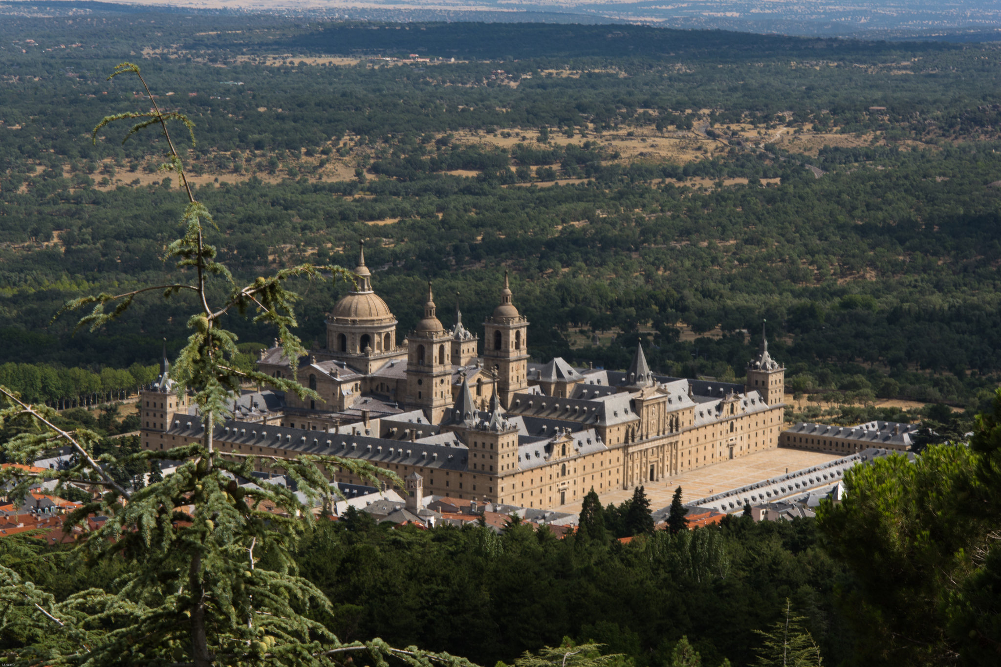 Величественный дворцовый комплекс escorial - гордость испанцев