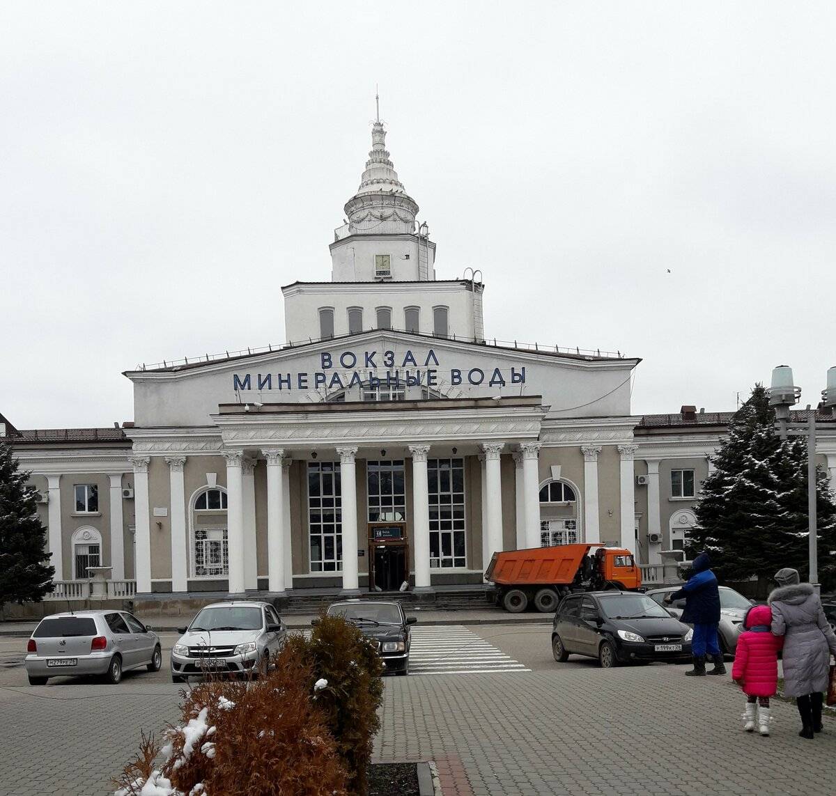 Город минеральные. Минеральные воды центр города. Город Минеральные воды Ставропольский край. Город Минеральные воды город 2021. О городе Минеральные воды Минеральные воды-.