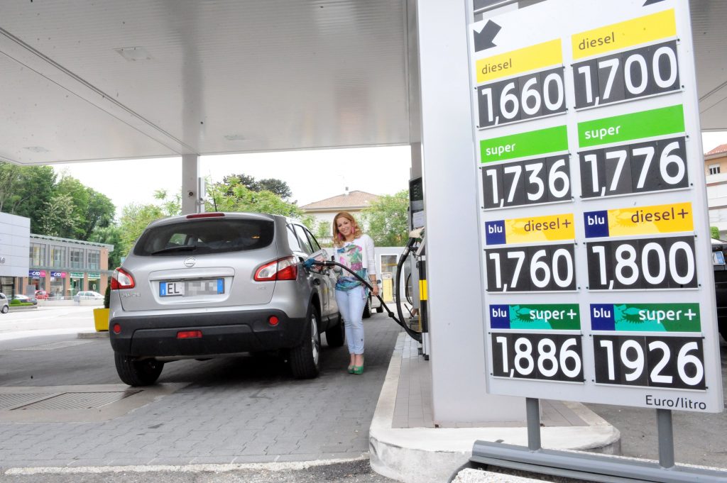 Цены на бензин в испании: сколько стоит заправить автомобиль