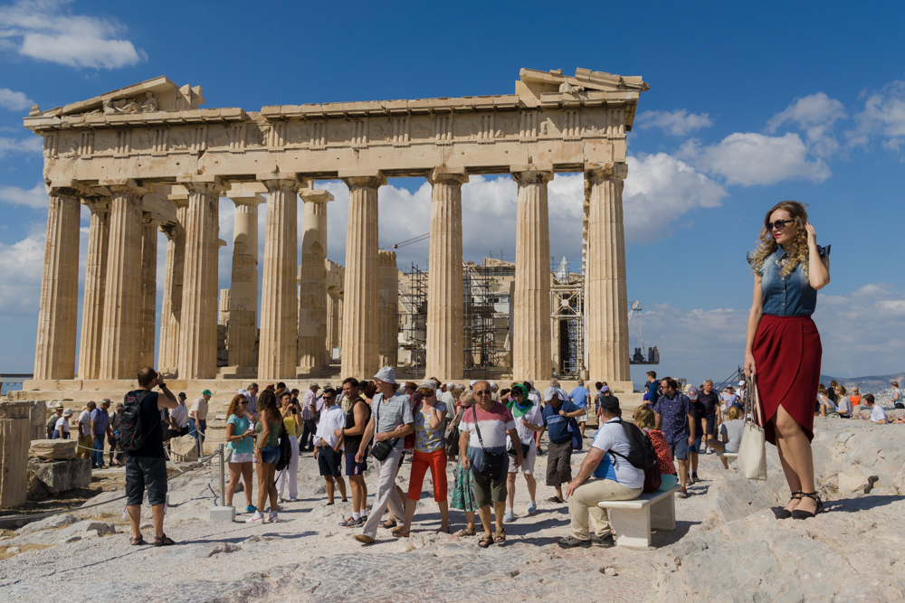 Население греции афины. Греция Афины Парфенон туристы. Экскурсия Акрополь в Афинах. Парфенон Афины экскурсия. Афинский Акрополь и туристы.