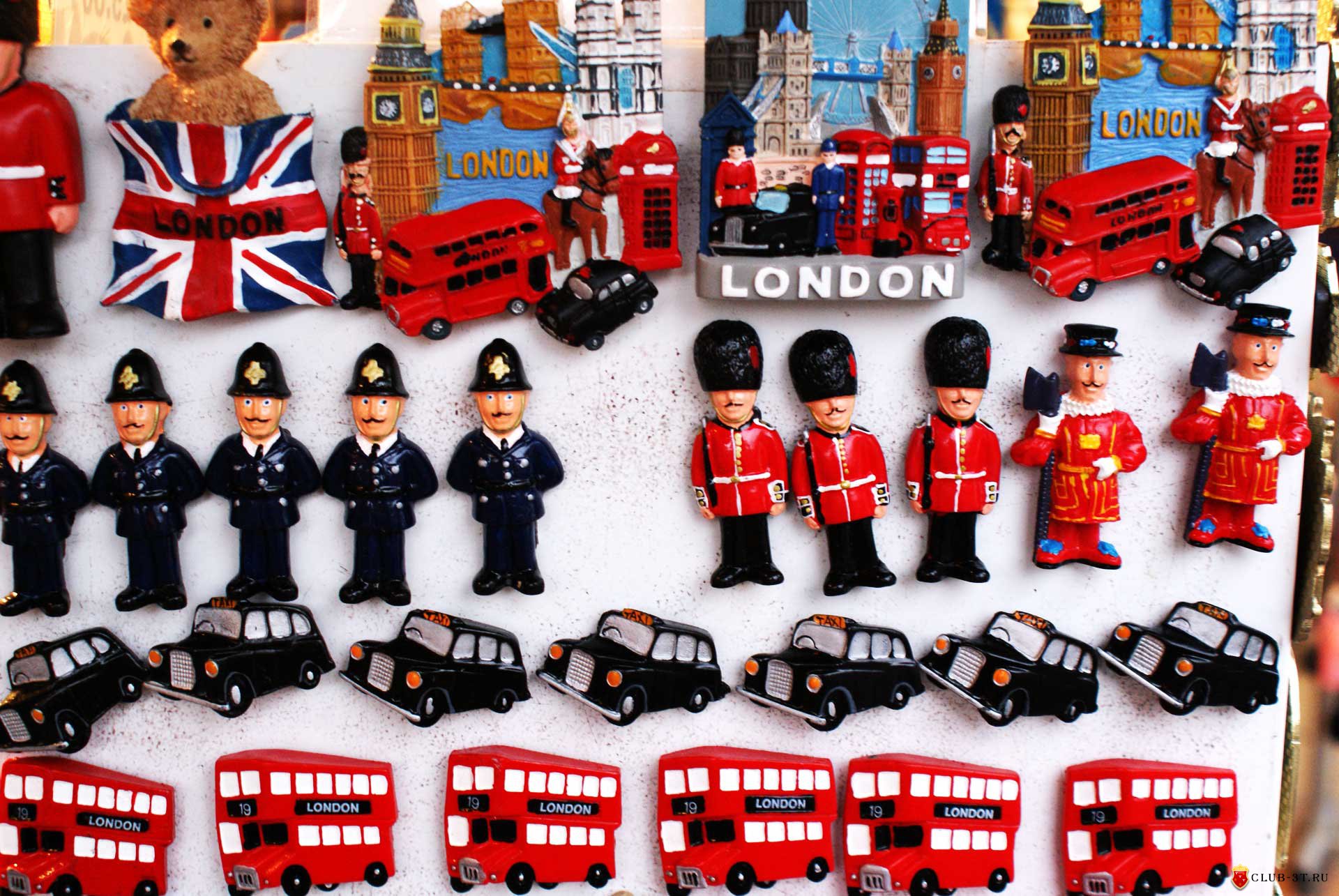 I is from england. Сувениры Лондона. Сувениры из Великобритании. Сувениры из Британии. Поделки на тему Англия.