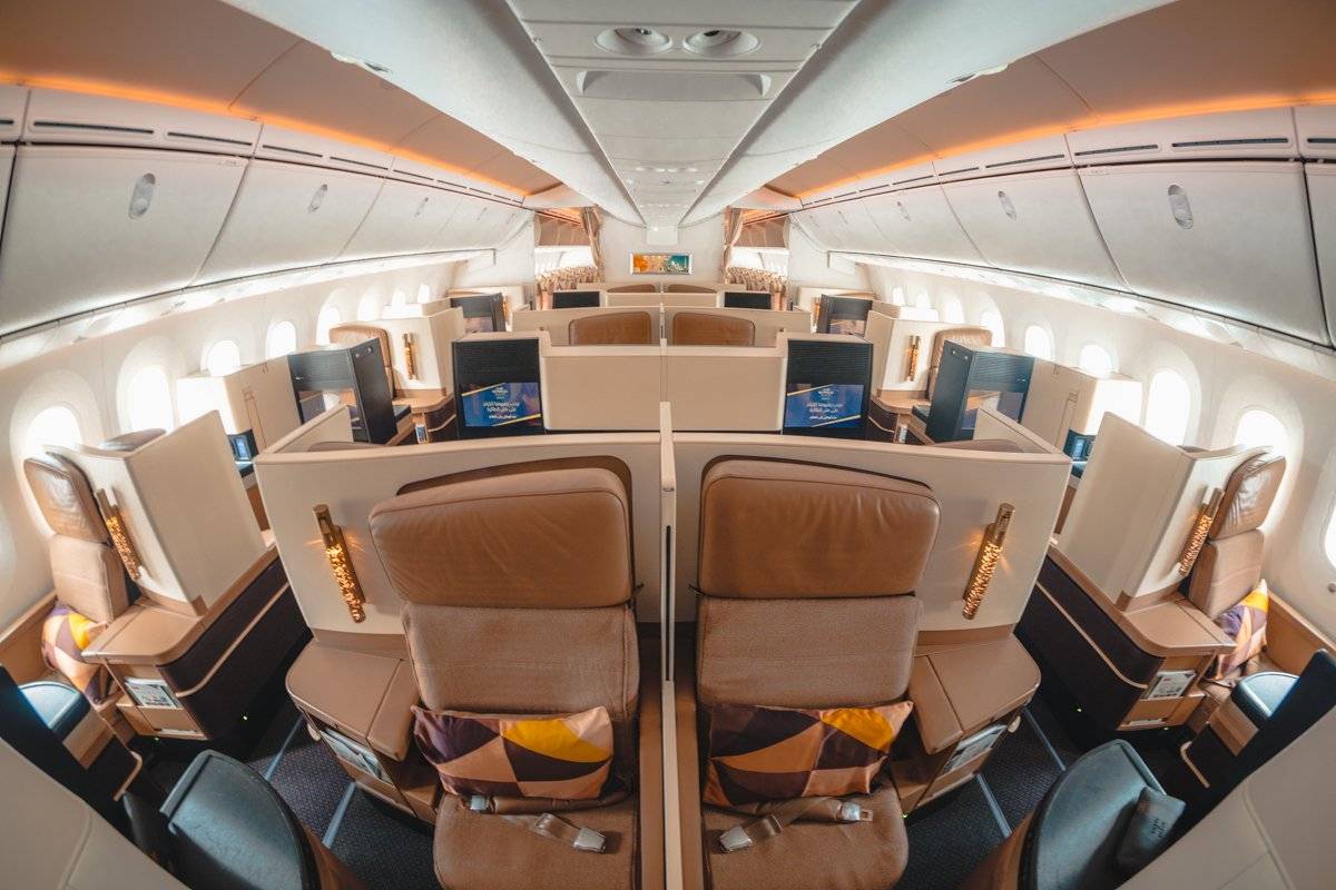 Схема салона и лучшие места в самолете boeing 737-800 авиакомпании «победа»