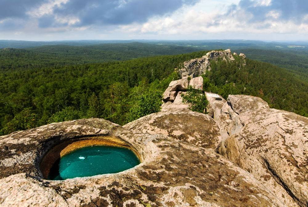 Памятники на урале
