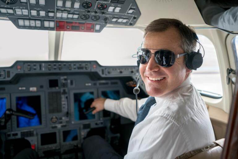Как стать пилотом самолета?