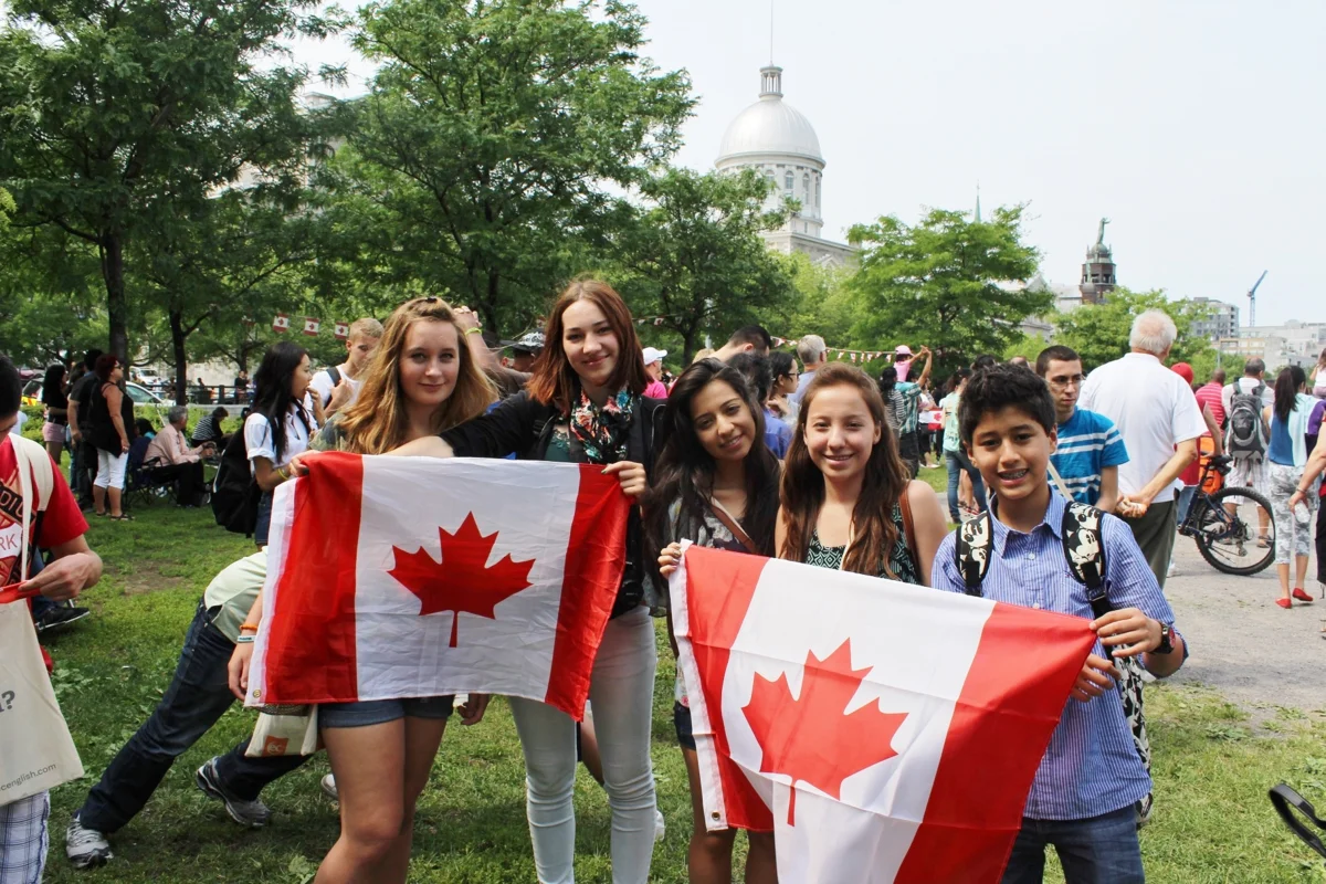 Англо канадцы. Образование в Канаде. Студенты в Канаде. Молодежь Канады. Иностранные студенты в Канаде.