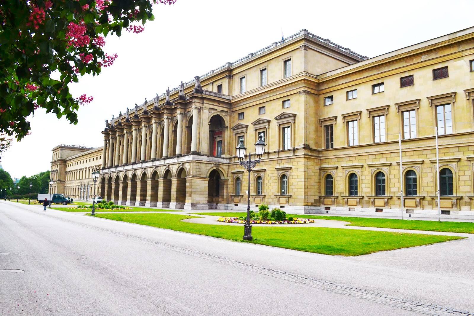 Резиденция в мюнхене: дворцовый ансамбль и сокровищница баварских королей