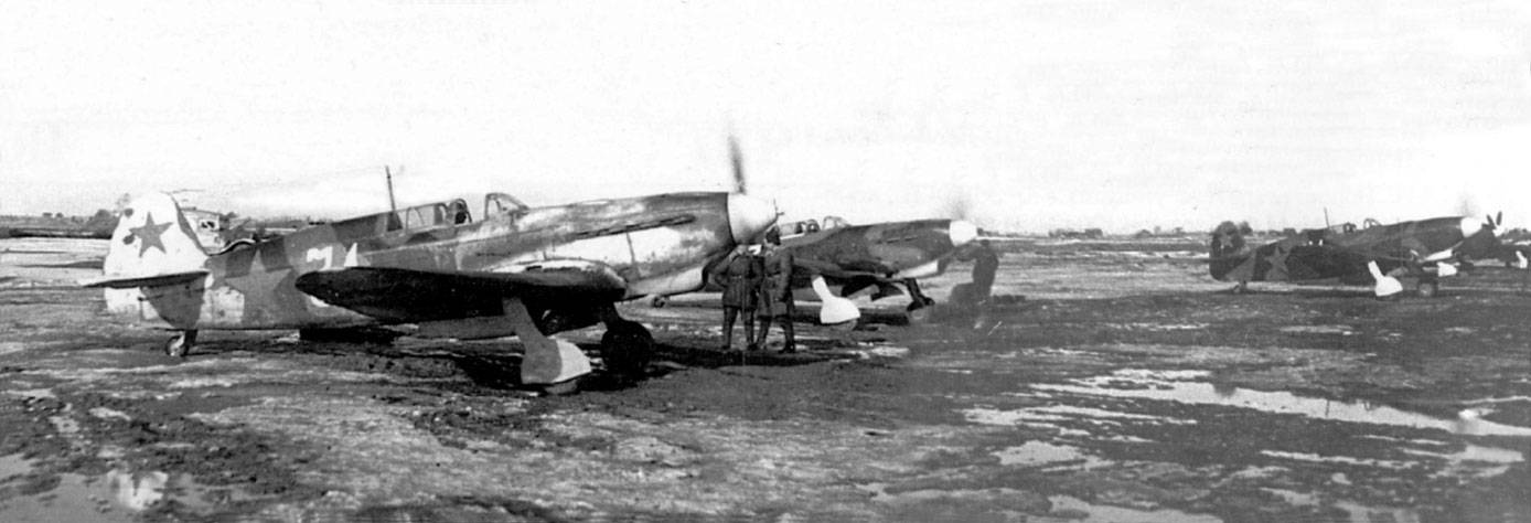 Первый советский пассажирский турбореактивный самолёт як-40
первый советский пассажирский турбореактивный самолёт як-40