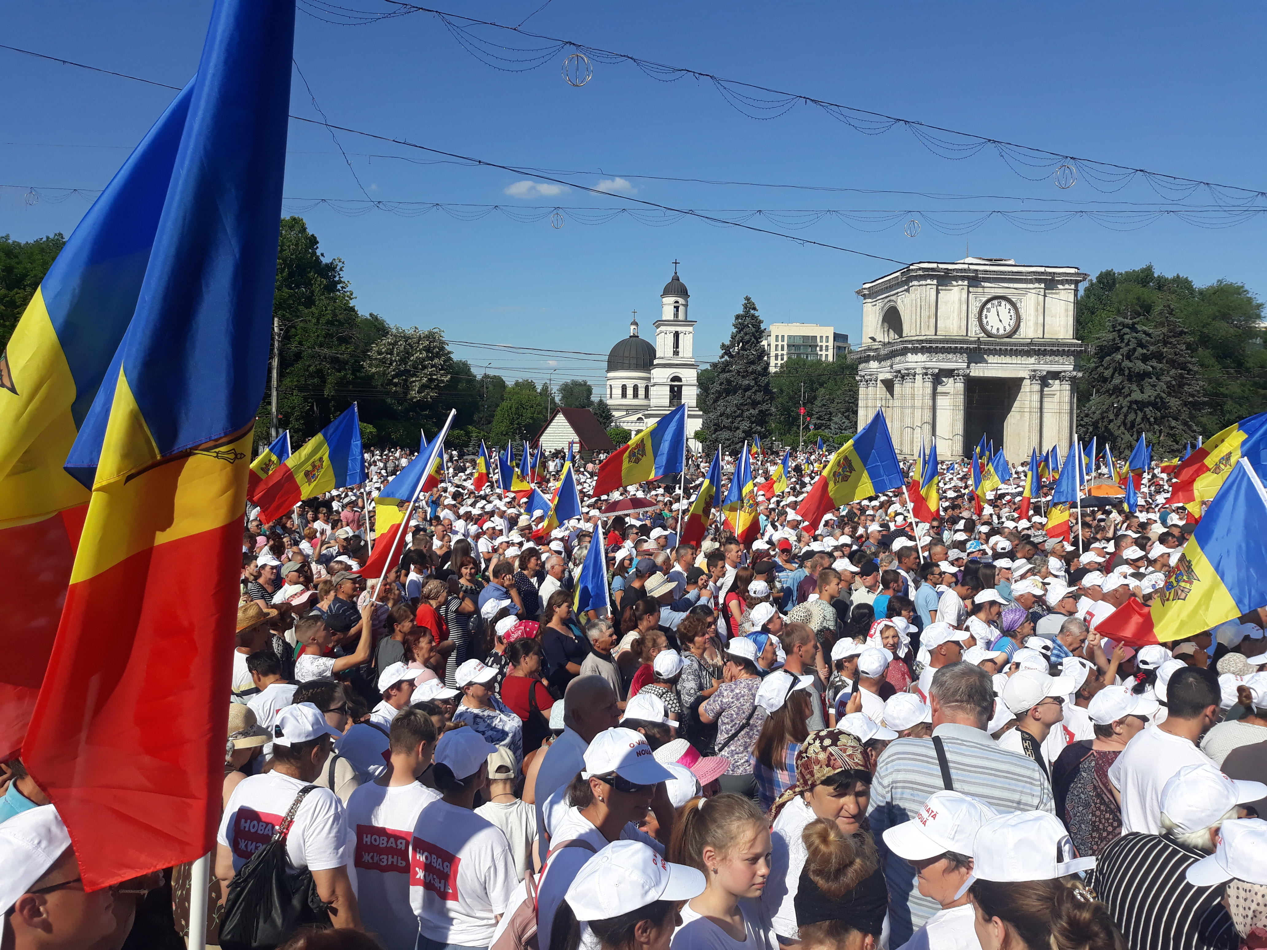 Свежие новости молдавии сегодня. Протесты в Кишиневе 2022. Митинги в Молдове. Митинг в Кишиневе. Митинг в Молдове сейчас 2022.