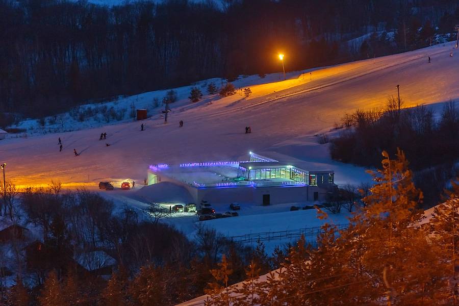 Вечерний горнолыжный спуск Хвалынск