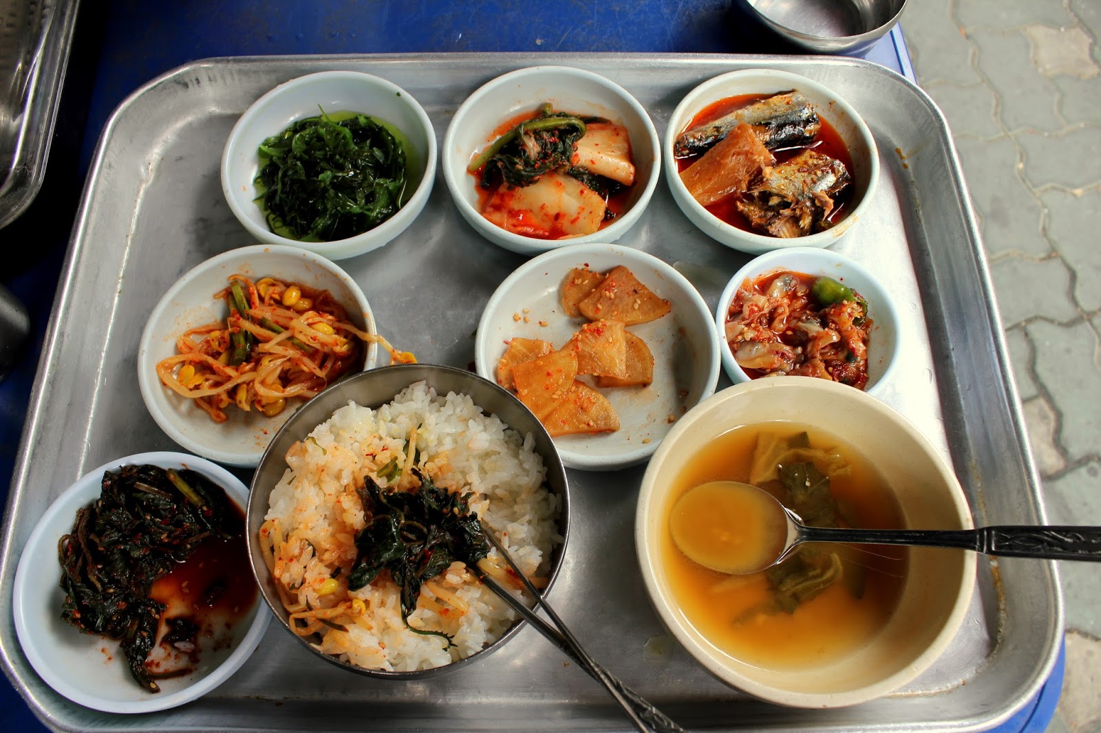 обеденный стол молодого господина на корейском