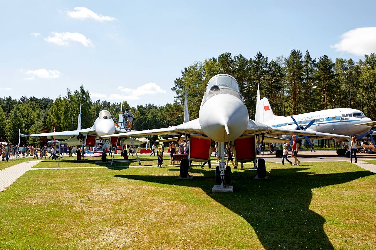 Минский музей авиатехники в деревне боровая, туристу на заметку